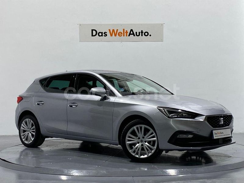 Gris plata Usado 2024 Seat Leon Style Berlina | 22.900 € (Super precio) - Imagen 1/4