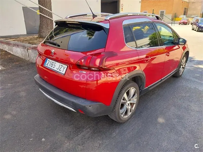 Usado Peugeot 2008 Allure 130 CV (95 kW) 2017 Rojo SUV