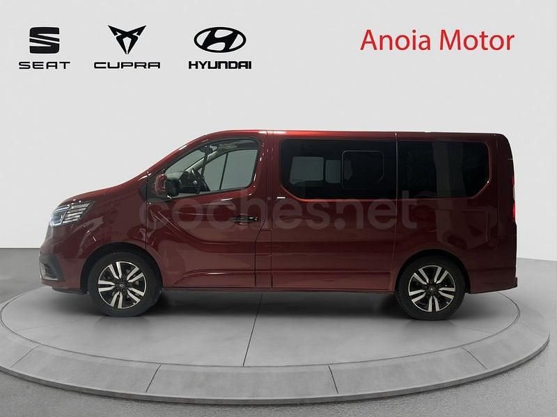 Usado Renault Trafic Equilibre 170 CV (125 kW) 2022 Granate Monovolumen