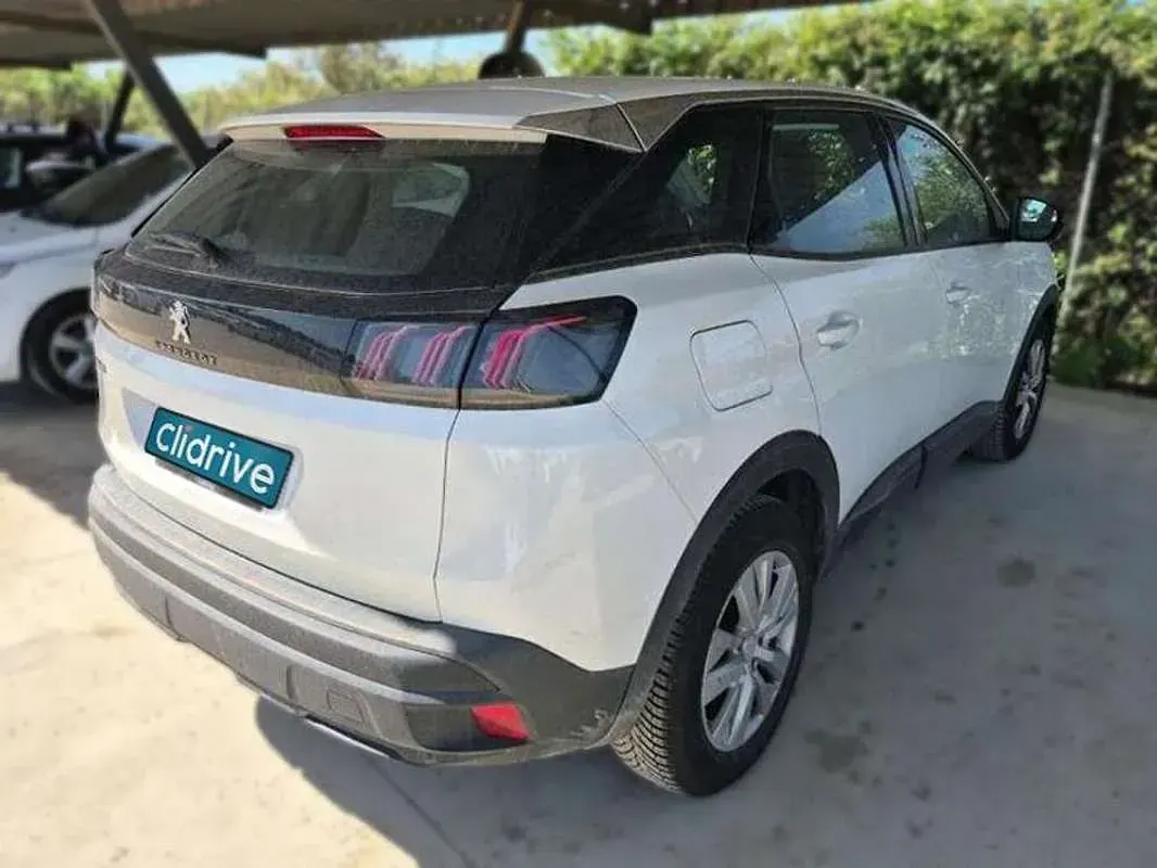 Usado Peugeot 3008 Active 131 CV (96 kW) 2022 Blanco SUV