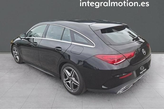 Usado Mercedes CLA200 Shooting Brake 149 CV (109 kW) 2020 Familiar