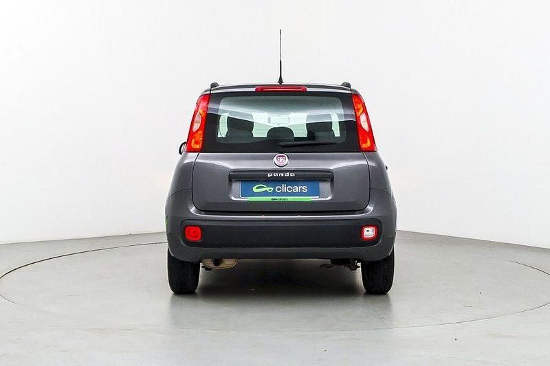 Usado Fiat Panda Lounge 69 CV (50 kW) 2018 Gris Utilitario