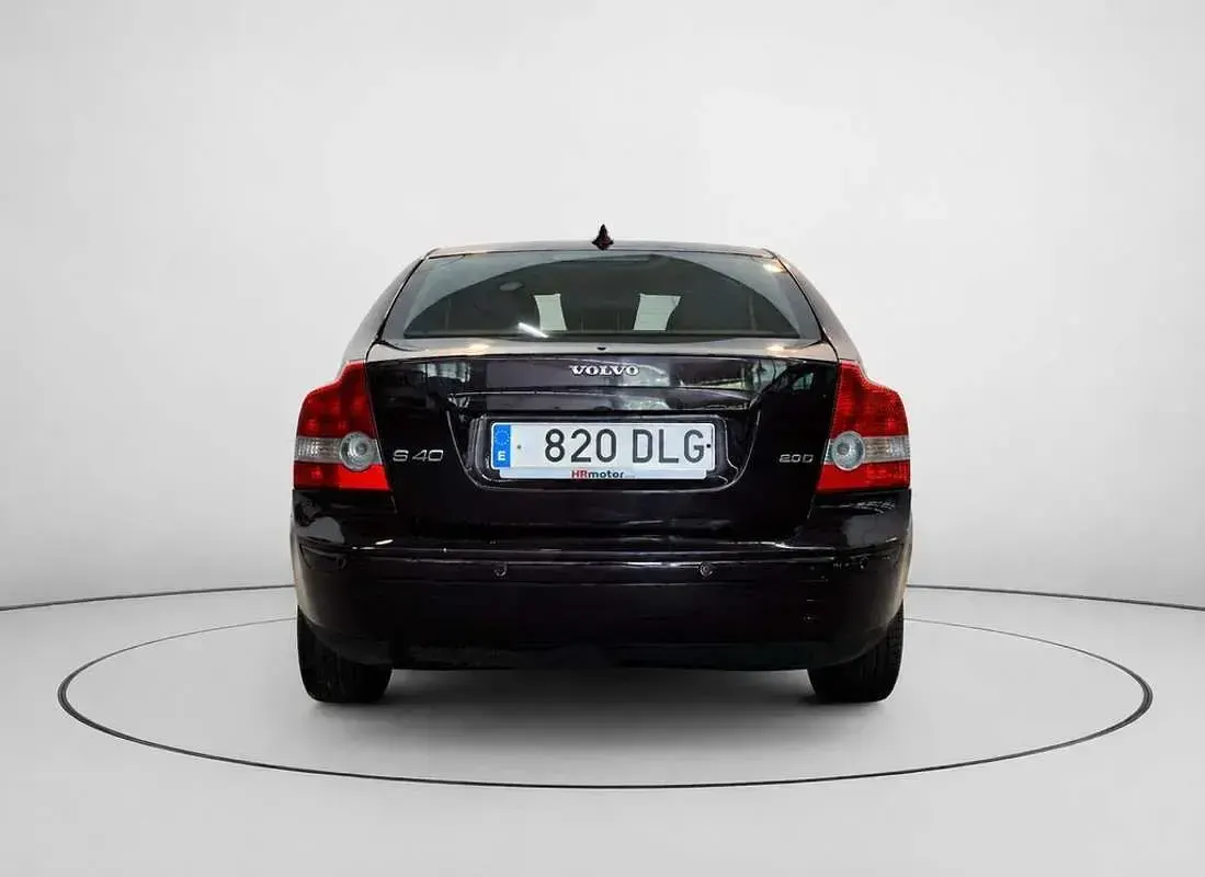 Usado Volvo S40 Momentum 136 CV (100 kW) 2005 Negro Berlina