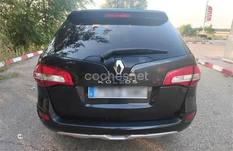 Usado Renault Koleos LIMITED 150 CV (110 kW) 2014 Negro SUV