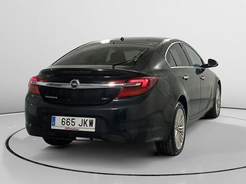 Usado Opel Insignia Sportive 163 CV (119 kW) 2015 Negro Berlina