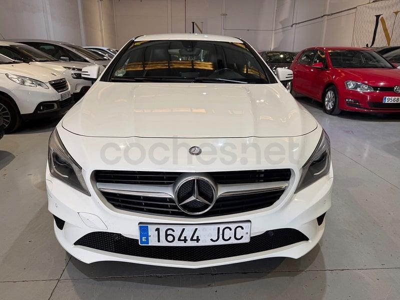 Usado Mercedes CLA200 AMG line 156 CV (114 kW) 2014 Blanco Berlina