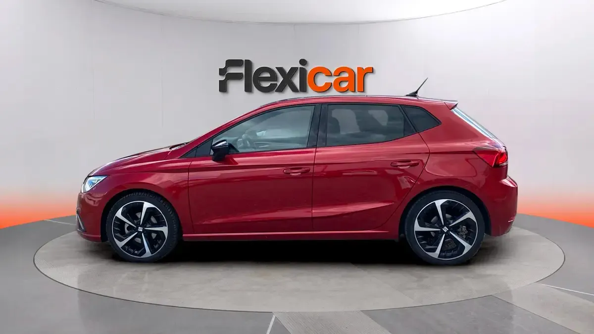 Usado Seat Ibiza FR 110 CV (80 kW) 2023 Gris Utilitario