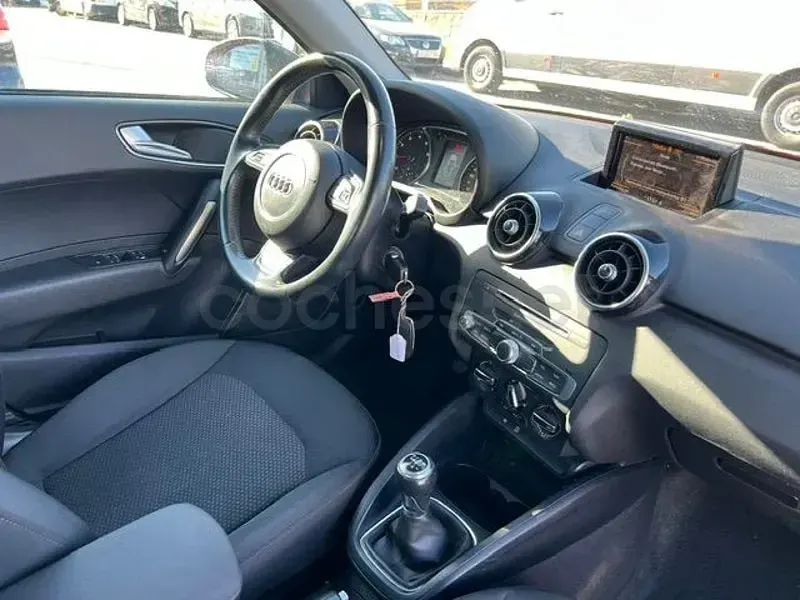 Usado Audi A1 Sportback Design 95 CV (69 kW) 2018 Rojo Utilitario