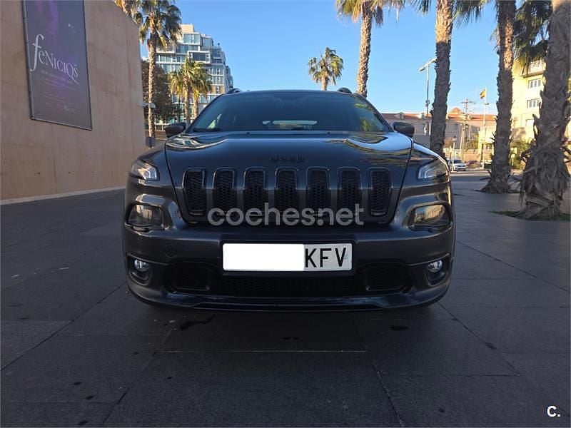 Usado Jeep Cherokee Night Eagle 200 CV (147 kW) 2017 Gris / plata SUV