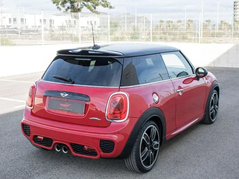 Usado Mini John Cooper Works 231 CV (169 kW) 2015 Rojo Utilitario