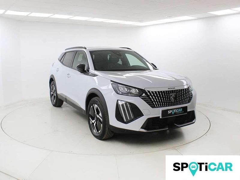 Usado Peugeot e-2008 Allure 100 kW (136 CV) 2024 Blanco SUV