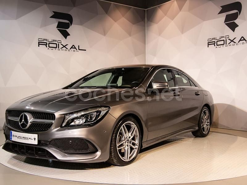 Gris / plata Usado 2018 Mercedes CLA200 Berlina | 25.999 € (Un poco caro) - Imagen 1/4