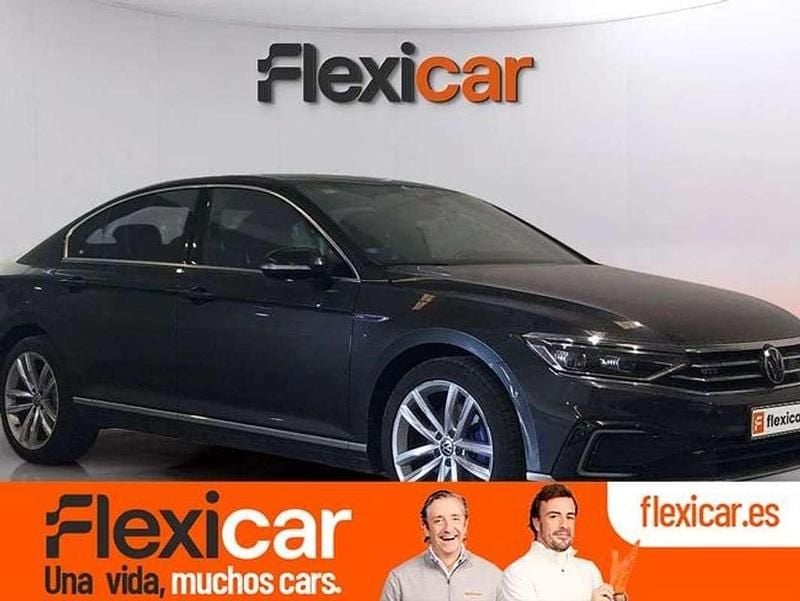Gris Usado 2020 VW Passat GTE Berlina | 21.990 € (Precio justo) - Imagen 1/4