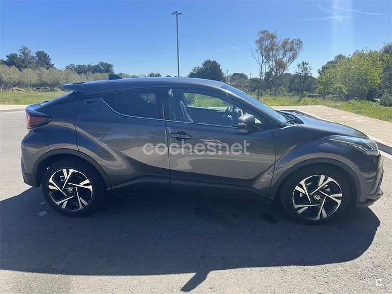 Usado Toyota C-HR Advance 122 CV (89 kW) 2022 Gris / plata SUV
