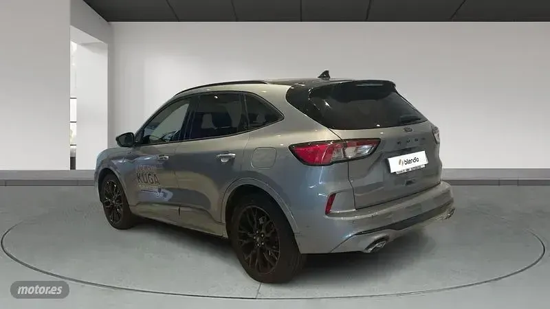 Usado Ford Kuga ST-Line X 150 CV (110 kW) 2023 Plateado SUV