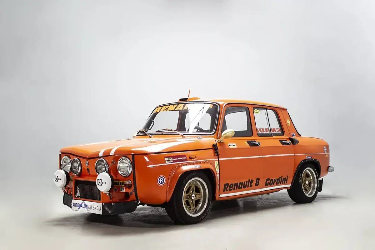 Usado Renault R8 88 CV (64 kW) 1975 Naranjado Berlina