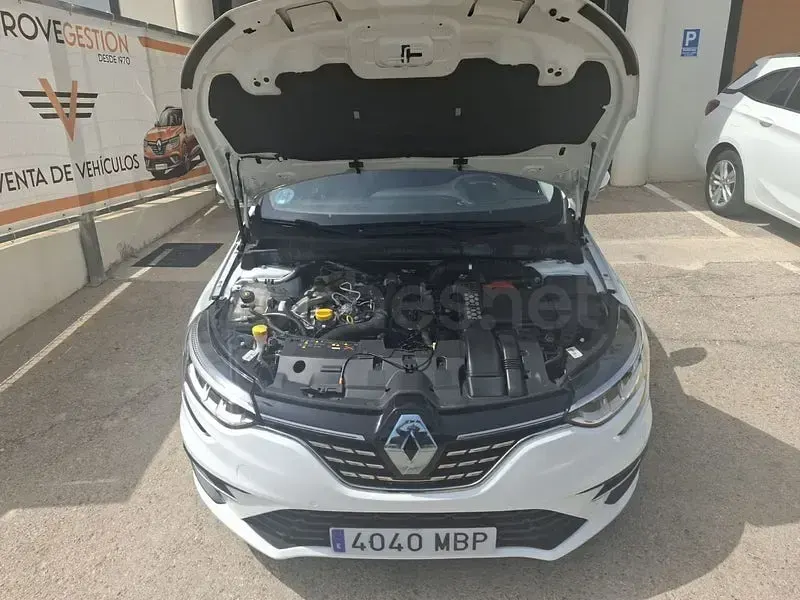 Usado Renault Mégane GrandTour Techno 140 CV (102 kW) 2022 Blanco Familiar