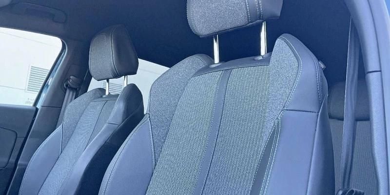 Usado Peugeot 3008 Allure 131 CV (96 kW) 2021 Azul