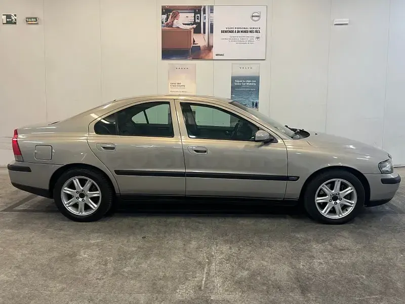Begagnad Volvo S60 250 HK (183 kW) 2003 Beige Sedan