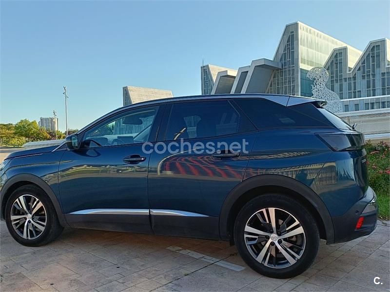 Usado Peugeot 3008 Allure 130 CV (95 kW) 2021 Azul SUV