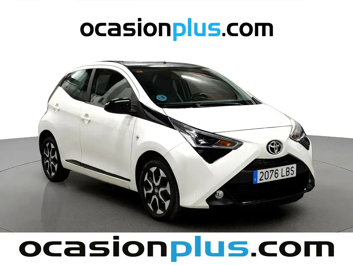 Usado Toyota Aygo X-play 72 CV (52 kW) 2019 Blanco Utilitario