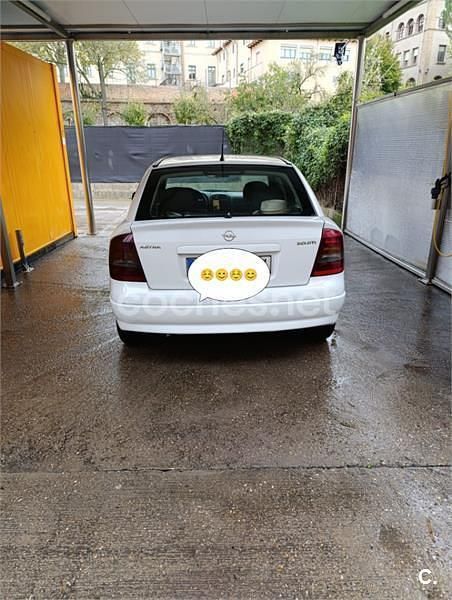 Usado Opel Astra Edition 100 CV (73 kW) 2003 Blanco Berlina