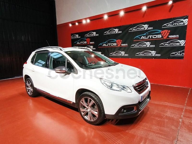 Usado Peugeot 2008 Active 100 CV (73 kW) 2015 Blanco SUV