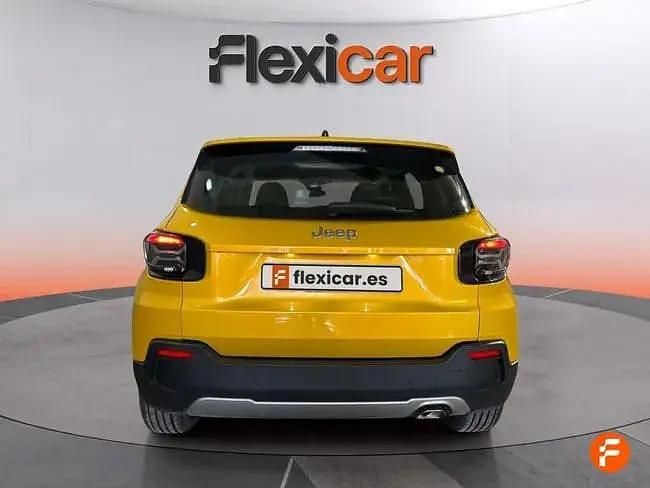 Begagnad Jeep Avenger 100 HK (73 kW) 2023 Gul SUV