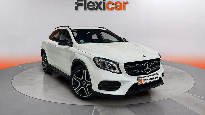 Usado Mercedes GLA220 177 CV (130 kW) 2019 Blanco SUV