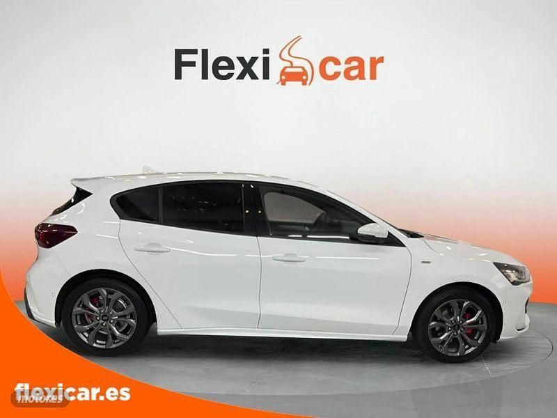 Usado Ford Focus ST-Line 125 CV (91 kW) 2022 Blanco Berlina