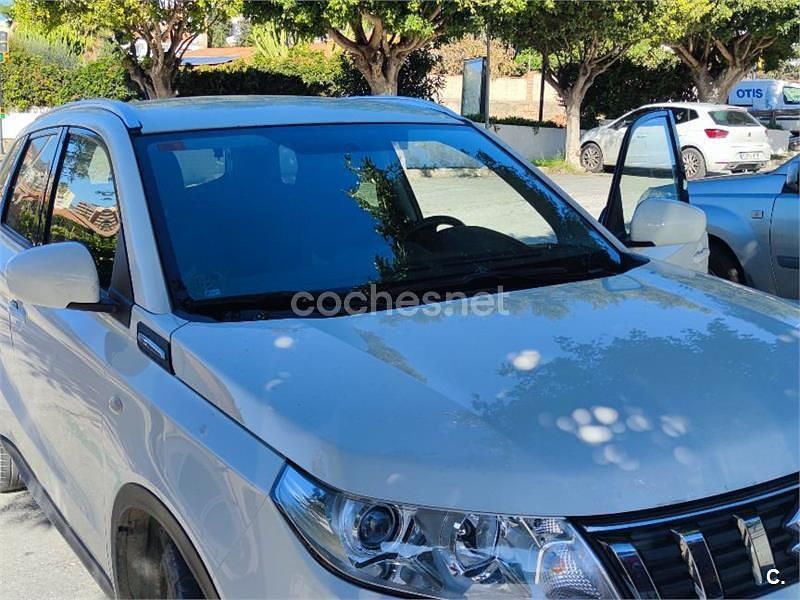 Usado Suzuki Vitara 140 CV (102 kW) 2019 Blanco SUV
