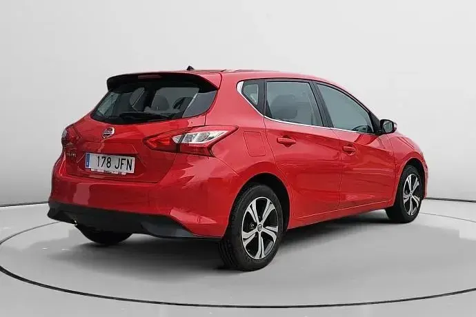 Usado Nissan Pulsar Acenta 117 CV (86 kW) 2015 Rojo Utilitario