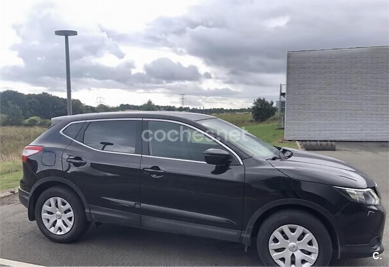 Usado Nissan Qashqai Acenta 115 CV (84 kW) 2017 Negro SUV