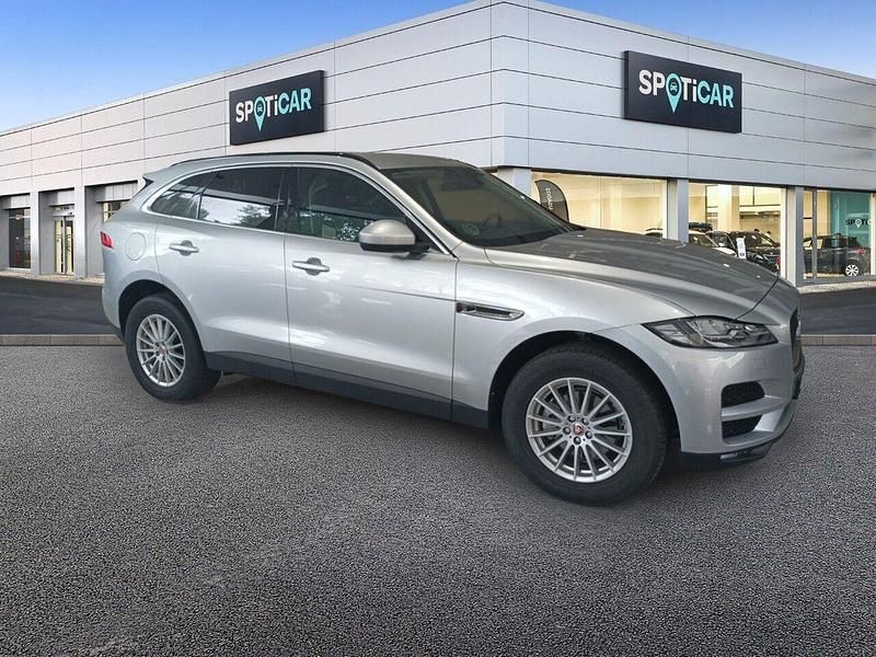Usado Jaguar F-Pace Prestige 180 CV (132 kW) 2020 Gris / plata SUV