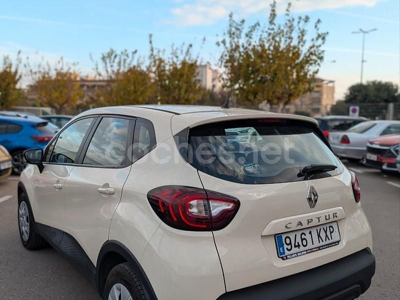 Usado Renault Captur Intens 90 CV (66 kW) 2018 Beige SUV
