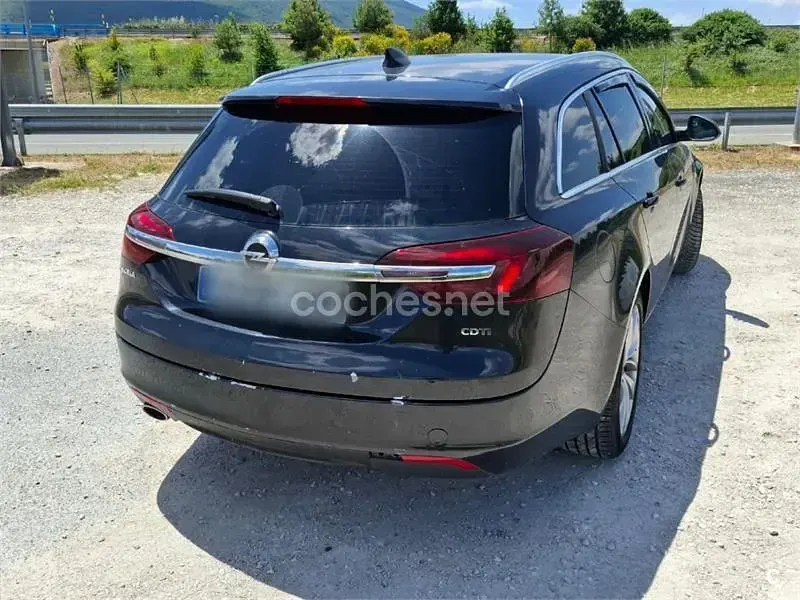 Usado Opel Insignia Excellence 170 CV (125 kW) 2016 Negro Familiar
