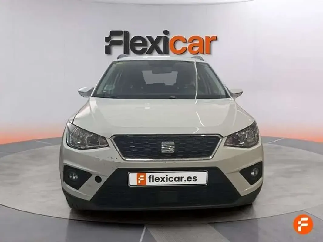 Usado Seat Arona Style 116 CV (85 kW) 2018 Blanco SUV