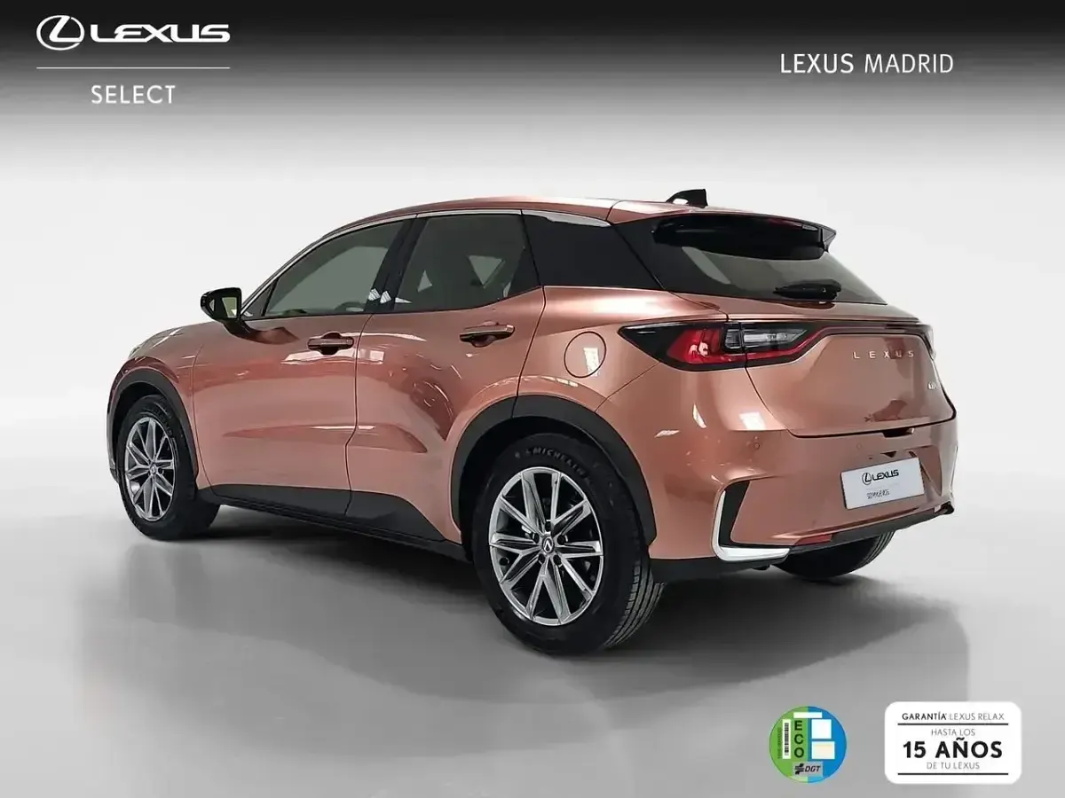 Usado Lexus LBX 136 CV (100 kW) 2025 Marrón SUV