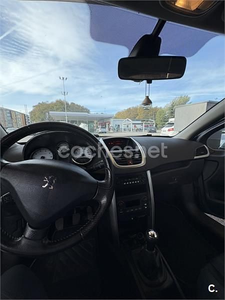 Usado Peugeot 207 90 CV (66 kW) 2007 Gris / plata Berlina