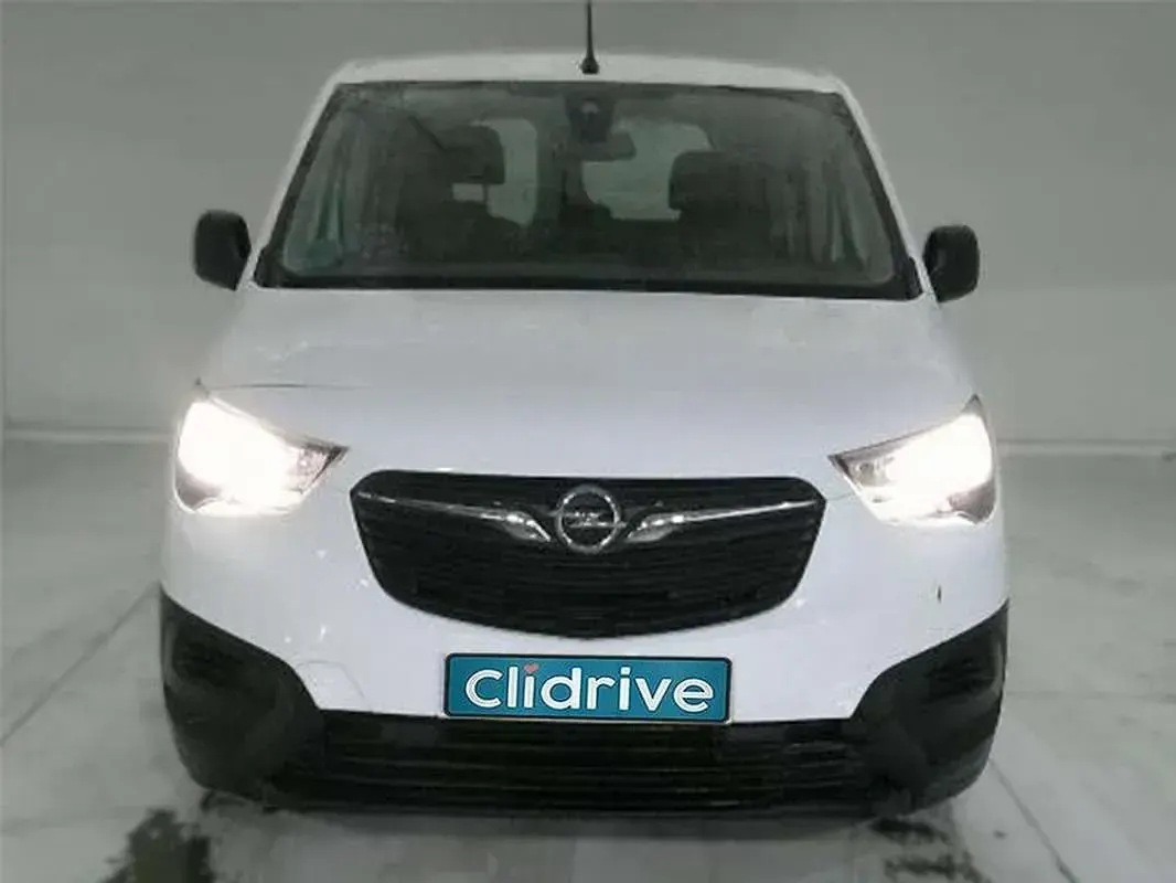 Usado Opel Combo Life Selective 102 CV (75 kW) 2020 Blanco Monovolumen