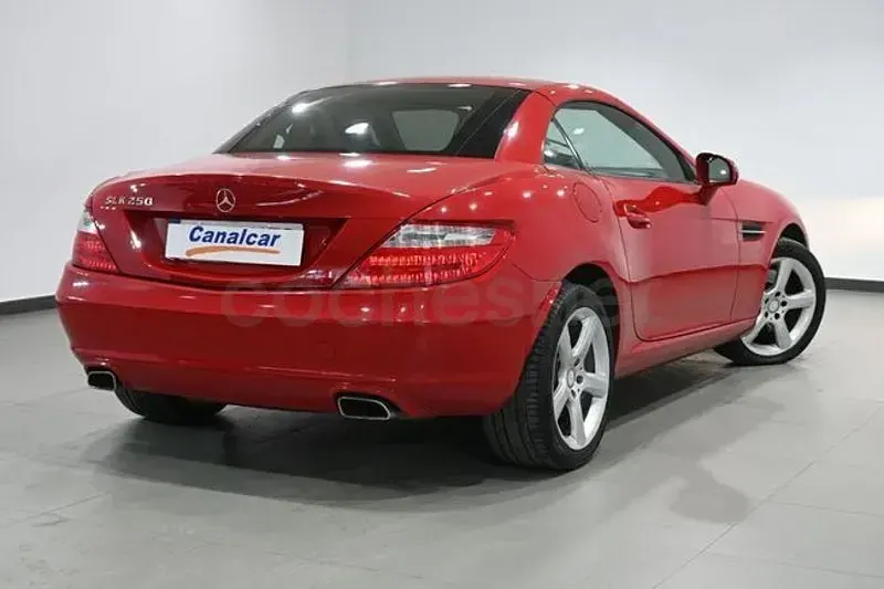 Usado Mercedes SLK250 204 CV (150 kW) 2011 Rojo Descapotable