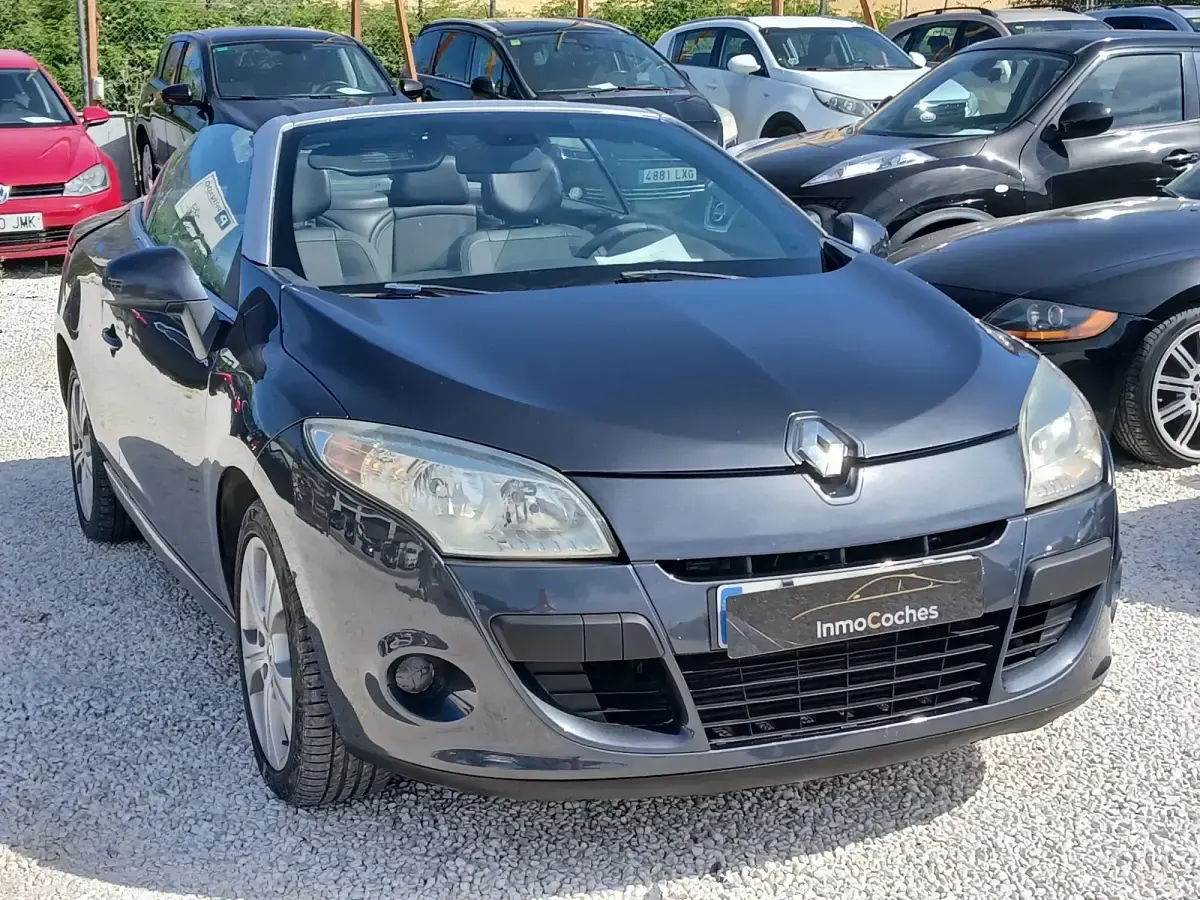 Usado Renault Mégane Dynamique 130 CV (95 kW) 2011 Negro Utilitario