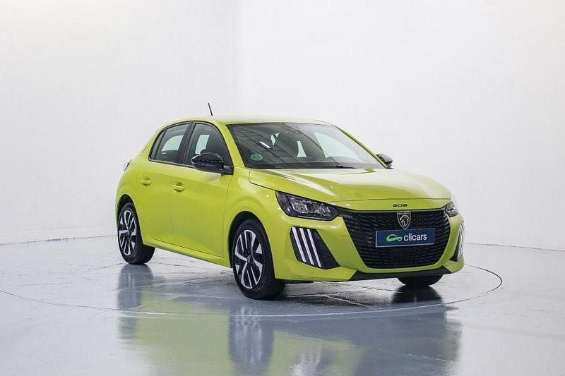 Usado Peugeot 208 Active 100 CV (73 kW) 2024 Amarillo Utilitario