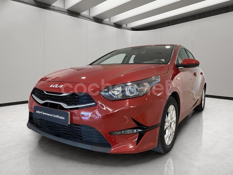 Rojo Usado 2022 Kia Ceed Utilitario | 17.453 € (Un poco caro) - Imagen 1/4