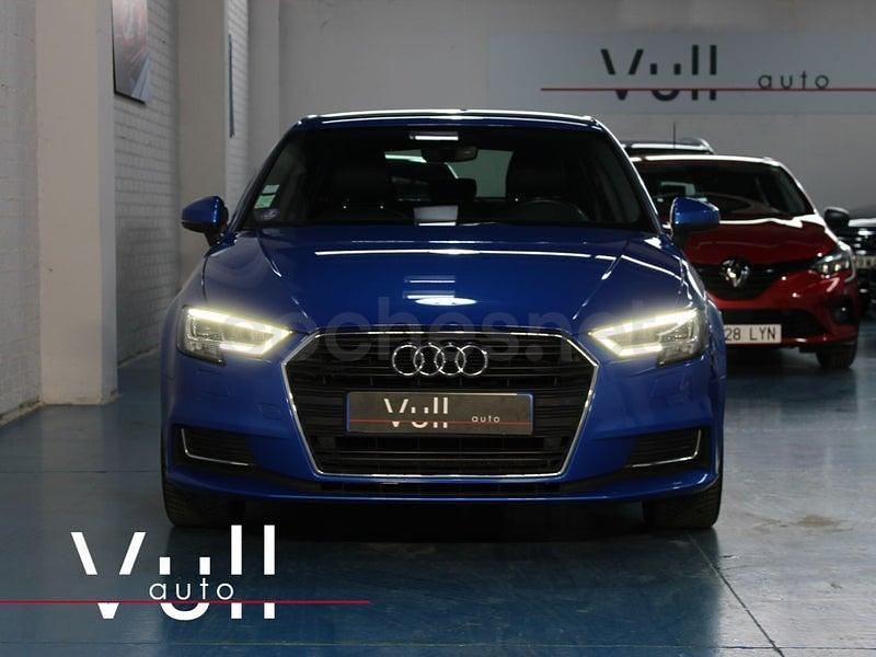 Usado Audi A3 Ambiente 150 CV (110 kW) 2019 Azul Berlina