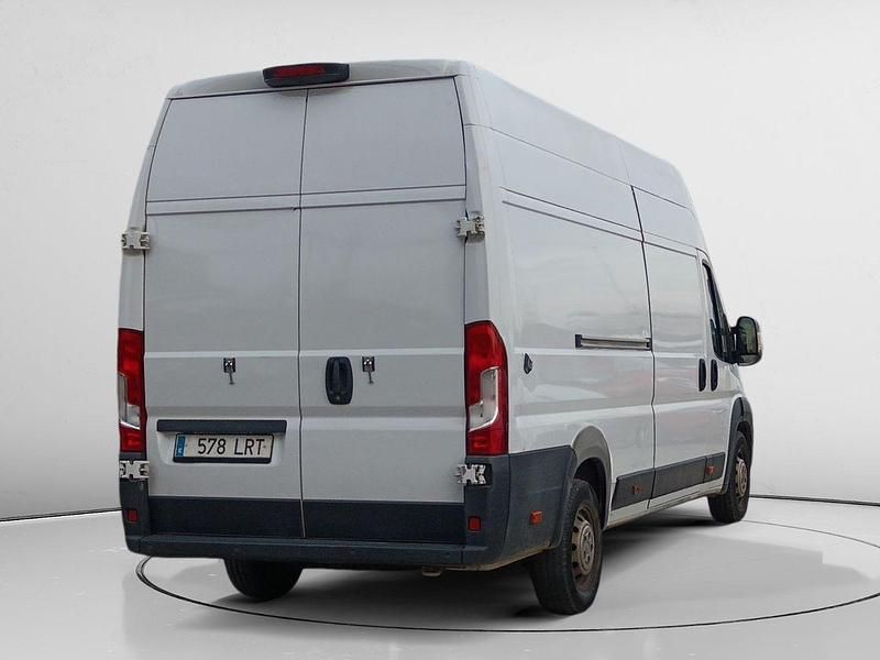 Usado Citroën Jumper 165 CV (121 kW) 2021 Blanco Monovolumen