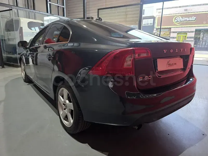 Usado Volvo S60 Momentum 163 CV (119 kW) 2011 Negro Berlina