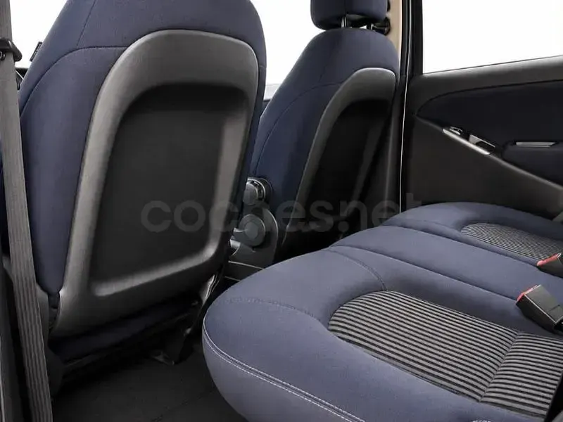 Usado Lancia Musa 90 CV (66 kW) 2007 Gris / plata Monovolumen