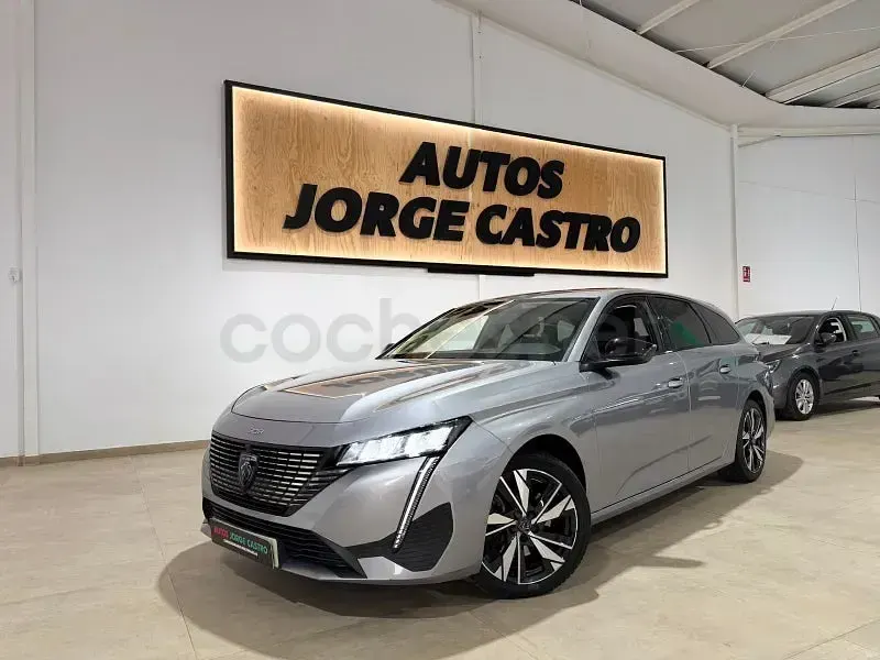 Usado Peugeot 308 SW Allure 130 CV (95 kW) 2022 Gris / plata Familiar