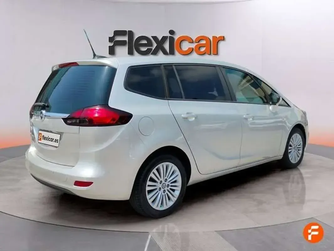 Usado Opel Zafira Excellence 135 CV (99 kW) 2018 Gris Monovolumen
